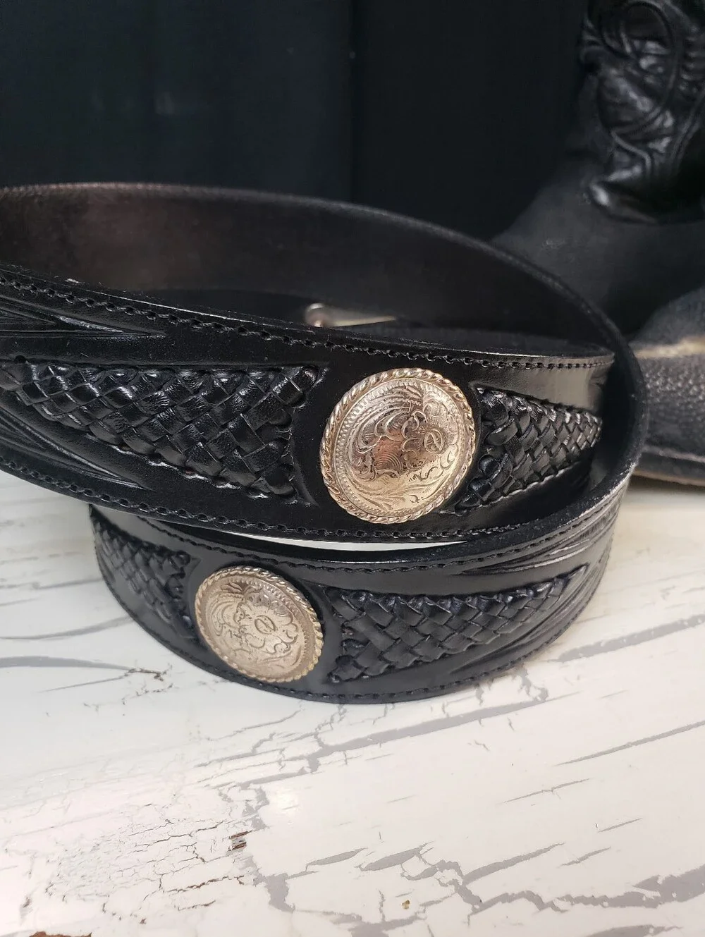 Tony Lama Cowboy Style Leather Belt style 77303 in Black - size 40